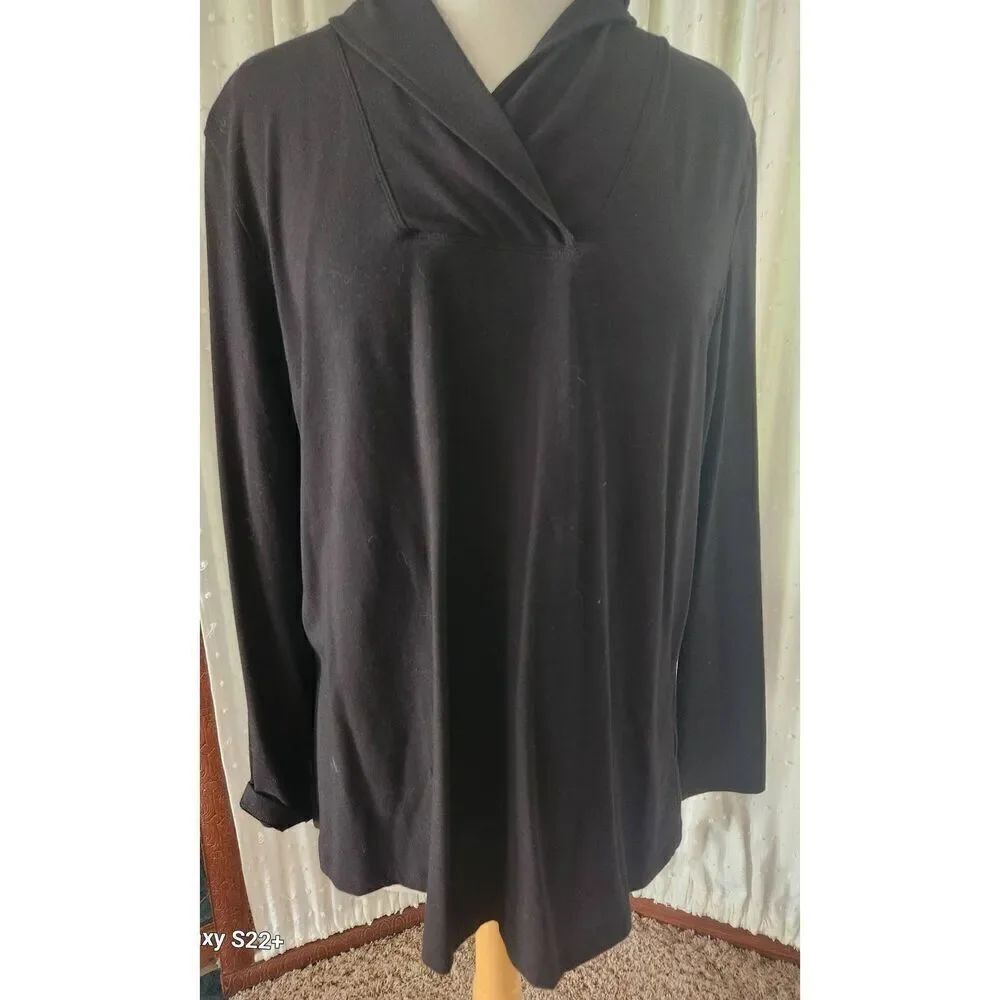 T2 D & Co Essentials black top